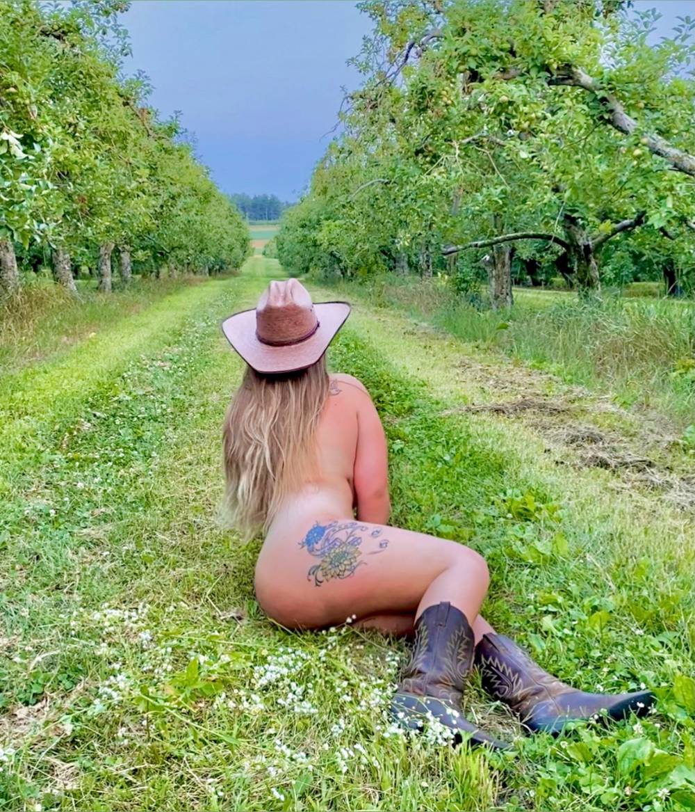 Curvy Farmer